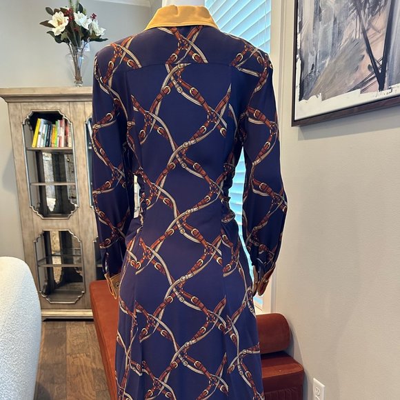 Elegant Navy and Gold Chain Print Dress - Picture 9 of 9
